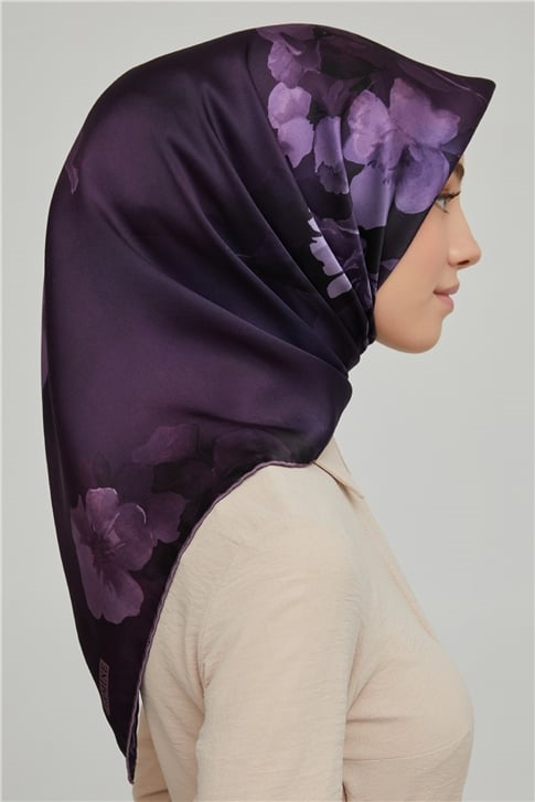 Armine Sura İpek Eşarp 21Ka8632 13