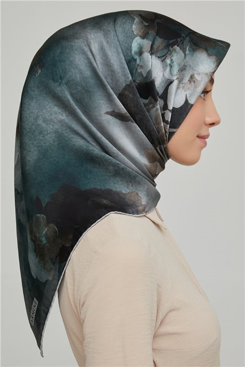 Armine Sura İpek Eşarp 21Ka8632 38