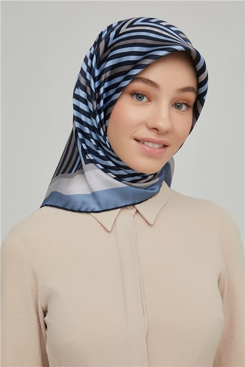 Armine Sura İpek Eşarp 21Ka8633 01