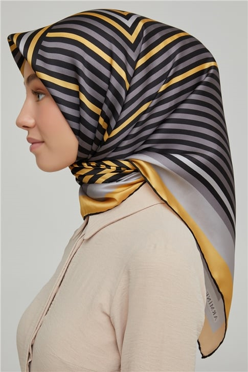 Armine Sura İpek Eşarp 21Ka8633 02