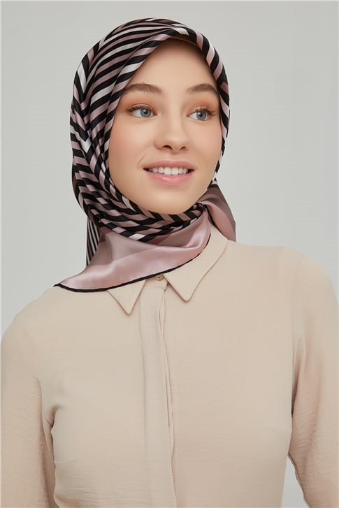 Armine Sura İpek Eşarp 21Ka8633 03