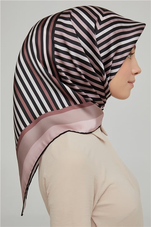 Armine Sura İpek Eşarp 21Ka8633 03
