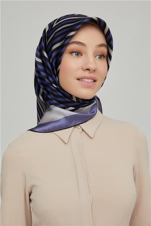 Armine Sura İpek Eşarp 21Ka8633 09