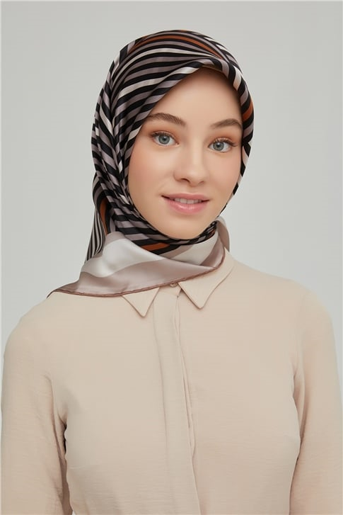 Armine Sura İpek Eşarp 21Ka8633 31