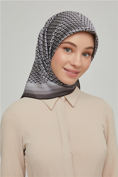Armine Sura İpek Eşarp 21Ka8634 01