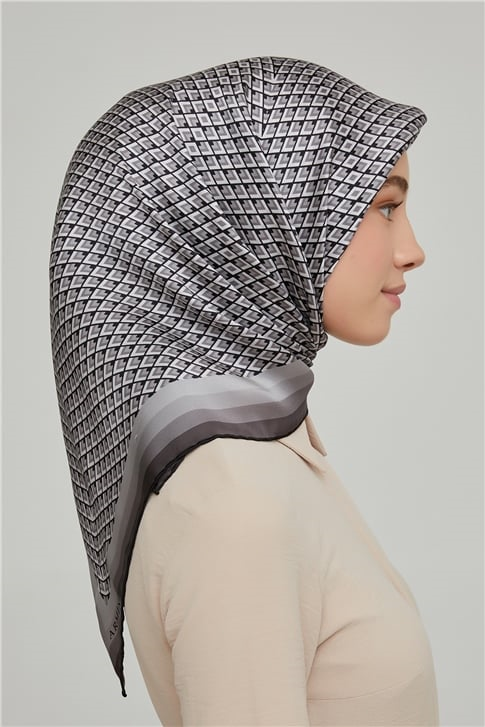 Armine Sura İpek Eşarp 21Ka8634 01