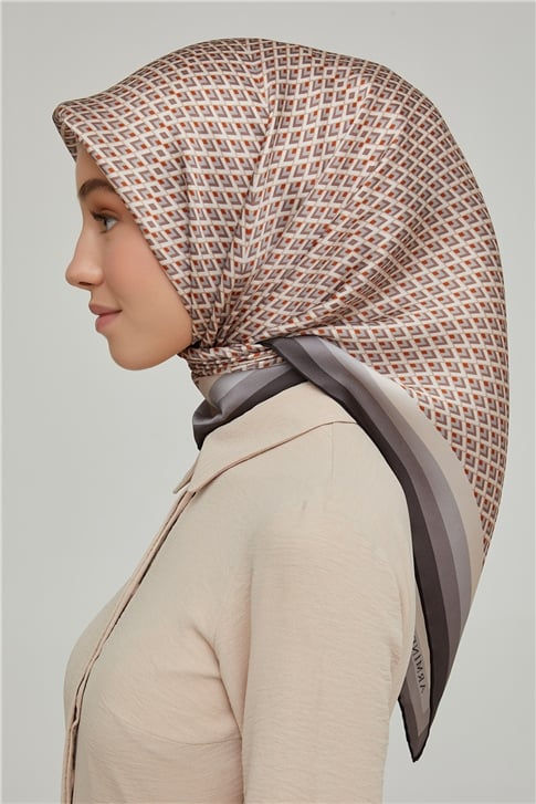 Armine Sura İpek Eşarp 21Ka8634 35