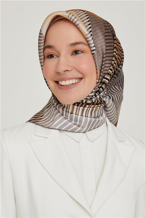 Armine Sura İpek Eşarp 21Ka8635 04