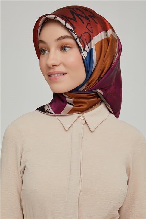 Armine Sura İpek Eşarp 21Ka8637 04