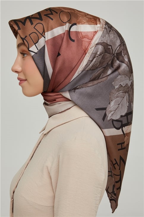 Armine Sura İpek Eşarp 21Ka8637 07