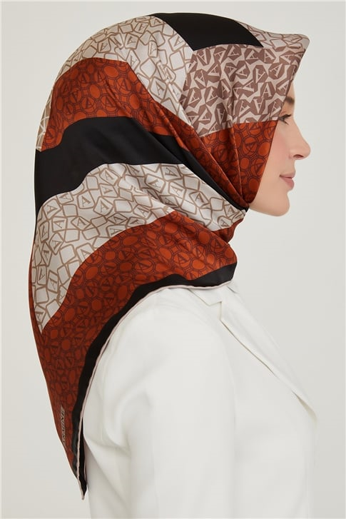 Armine Sura İpek Eşarp 21Ka8638 02