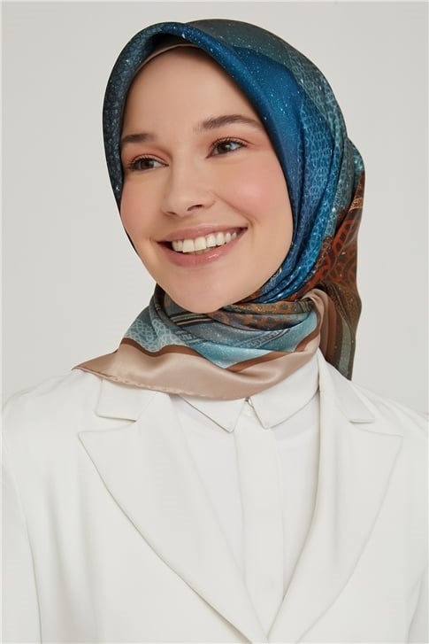 Armine Sura İpek Eşarp 21Ka8639 09