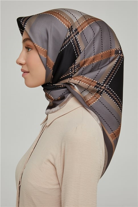 Armine Sura İpek Eşarp 21Ka8640 04