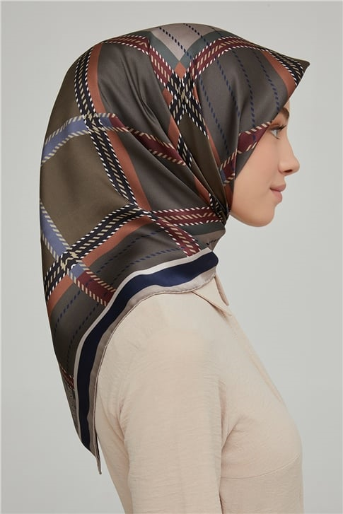 Armine Sura İpek Eşarp 21Ka8640 37