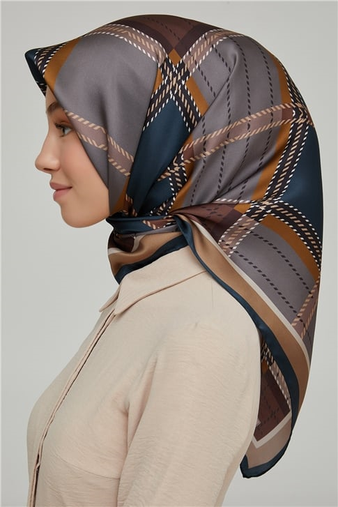 Armine Sura İpek Eşarp 21Ka8640 39