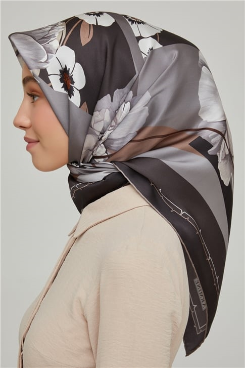 Armine Sura İpek Eşarp 21Ka8644 06