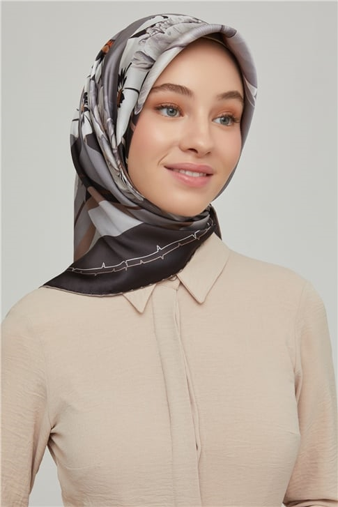 Armine Sura İpek Eşarp 21Ka8644 06