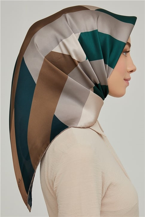Armine Sura İpek Eşarp 21Ka8646 02