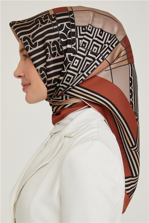 Armine Sura İpek Eşarp 21Ka8647 05