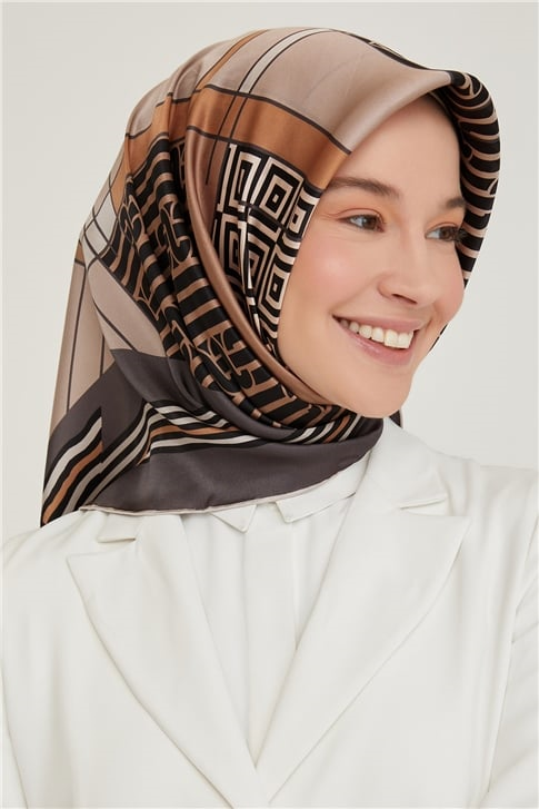 Armine Sura İpek Eşarp 21Ka8647 07