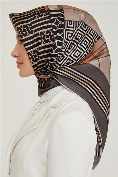 Armine Sura İpek Eşarp 21Ka8647 07