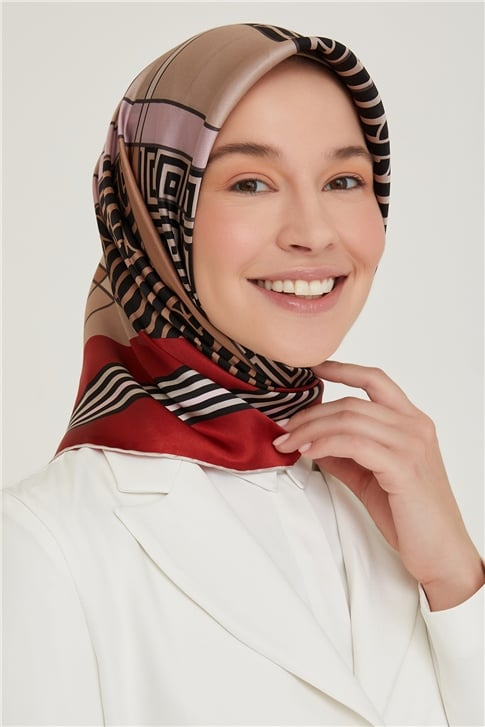 Armine Sura İpek Eşarp 21Ka8647 09