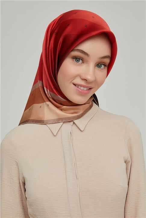 Armine Sura İpek Eşarp 21Ka8652 01