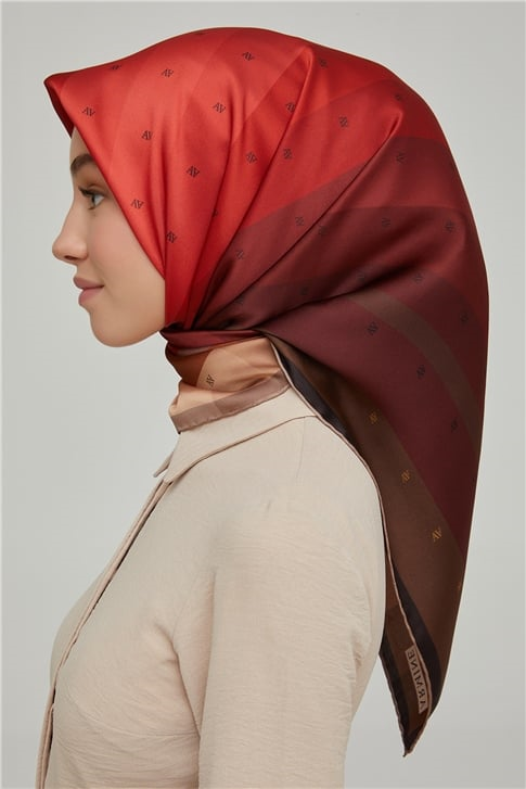 Armine Sura İpek Eşarp 21Ka8652 01