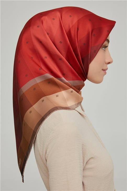 Armine Sura İpek Eşarp 21Ka8652 01
