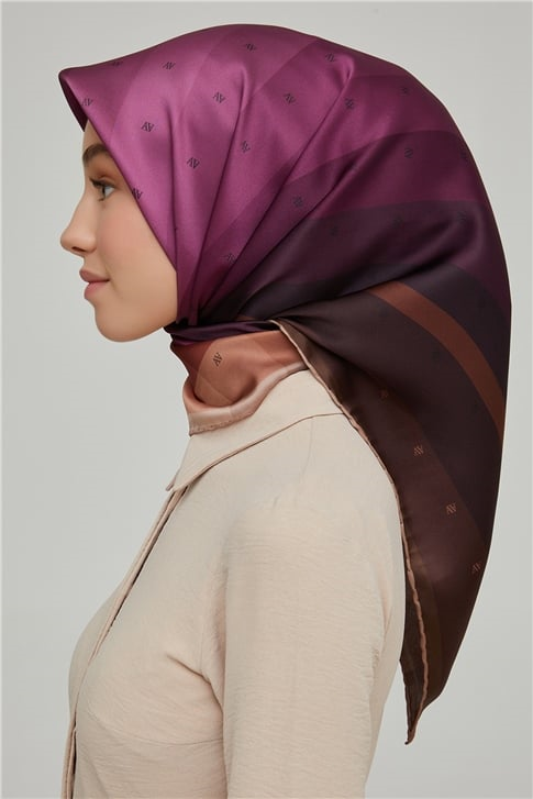 Armine Sura İpek Eşarp 21Ka8652 02