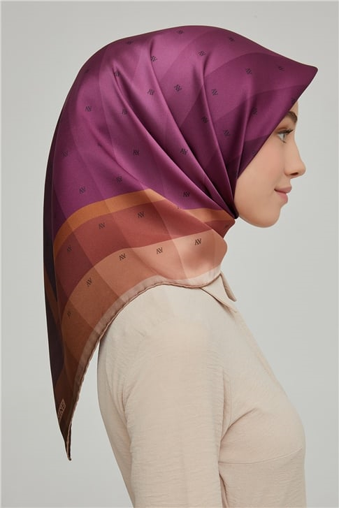 Armine Sura İpek Eşarp 21Ka8652 02