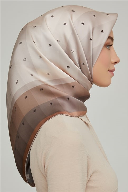 Armine Sura İpek Eşarp 21Ka8652 03