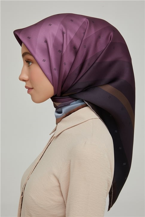 Armine Sura İpek Eşarp 21Ka8652 06