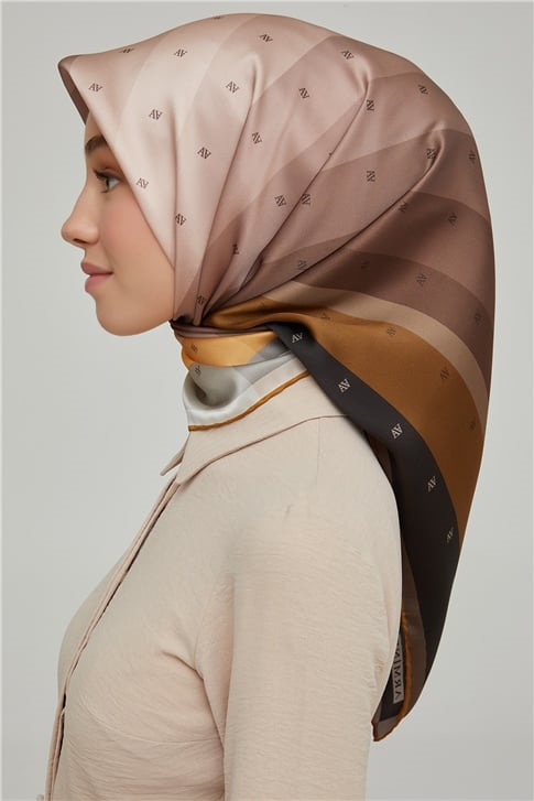 Armine Sura İpek Eşarp 21Ka8652 42