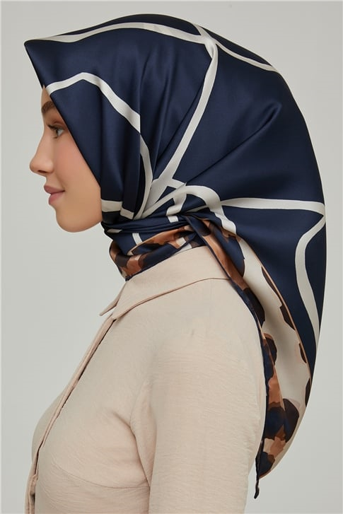 Armine Sura İpek Eşarp 21Ka8653 21