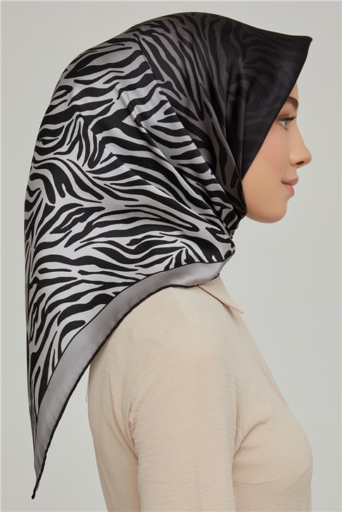 Armine Sura İpek Eşarp 21Ka8654 24