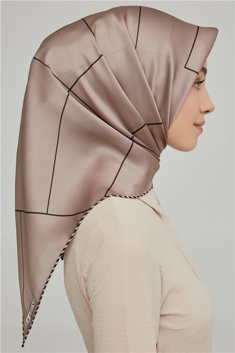 Armine Sura İpek Eşarp 21Ka8655 39