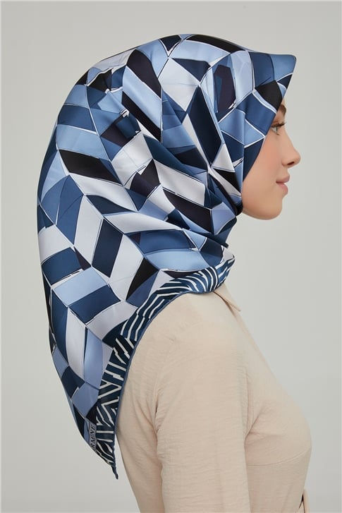 Armine Sura İpek Eşarp 21Ka8658 05
