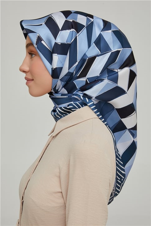 Armine Sura İpek Eşarp 21Ka8658 05