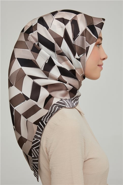 Armine Sura İpek Eşarp 21Ka8658 07