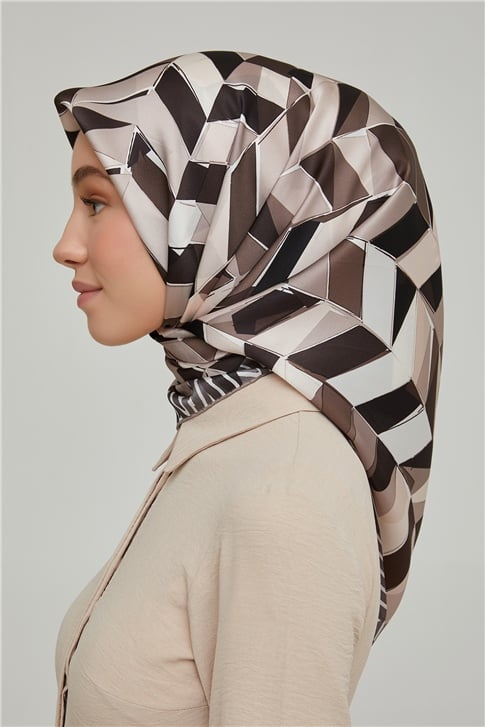 Armine Sura İpek Eşarp 21Ka8658 07