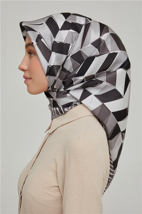 Armine Sura İpek Eşarp 21Ka8658 09