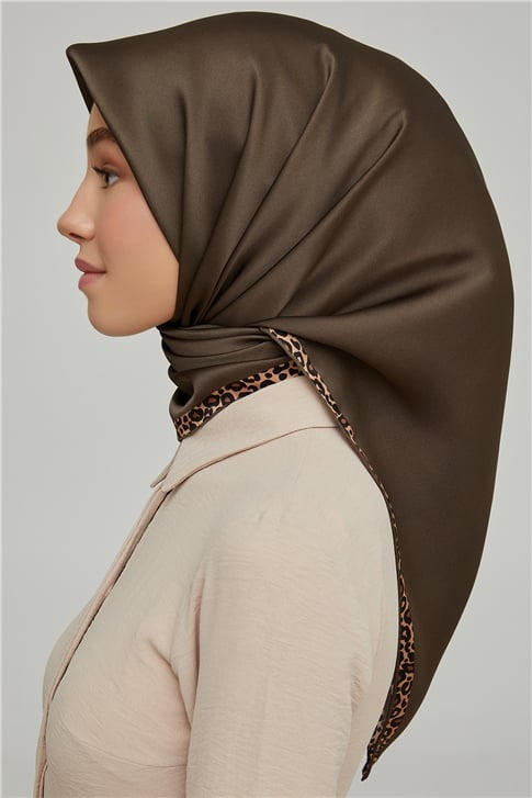 Armine Sura İpek Eşarp 21Ka8660 09