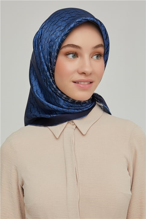 Armine Sura İpek Eşarp 21Ka8661 01