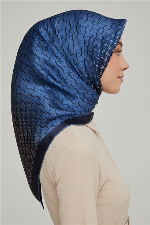 Armine Sura İpek Eşarp 21Ka8661 01