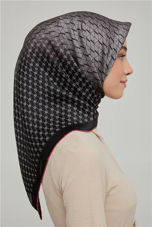 Armine Sura İpek Eşarp 21Ka8661 02