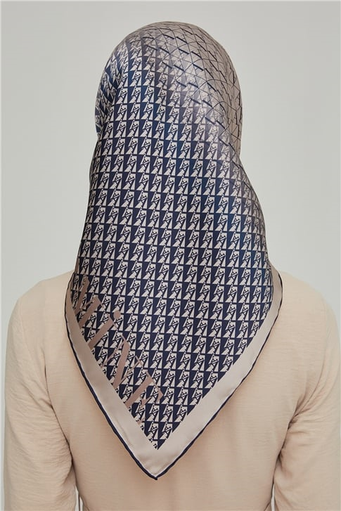 Armine Sura İpek Eşarp 21Ka8661 07