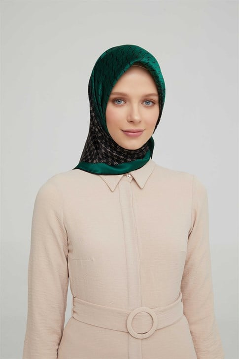 Armine Sura İpek Eşarp 21Ka8661 12
