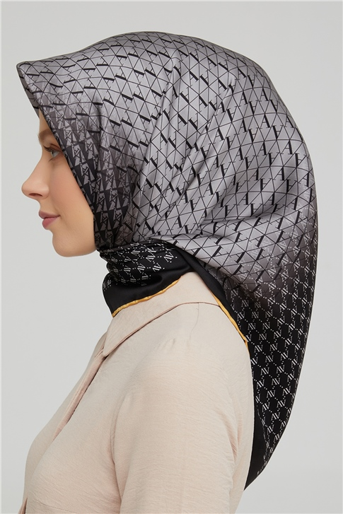Armine Sura İpek Eşarp 21Ka8661 13