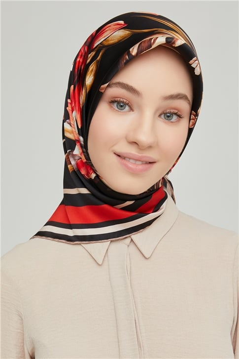 Armine Sura İpek Eşarp 21Ka8662 06